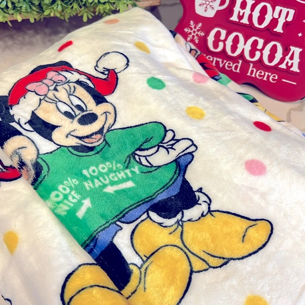🩷🌲Mickey & Minnie Mouse Christmas throw